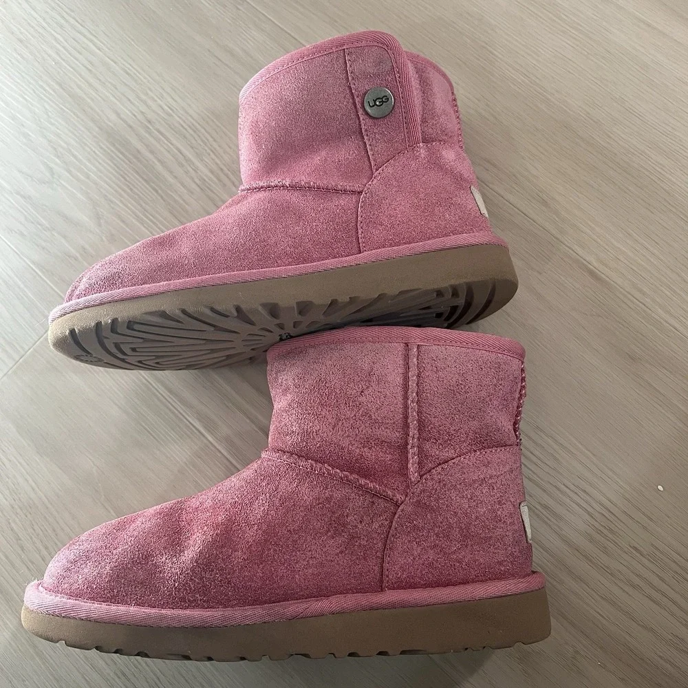 UGGs T Jona Button Boots  1118890-K Kids Footwear Size US 2